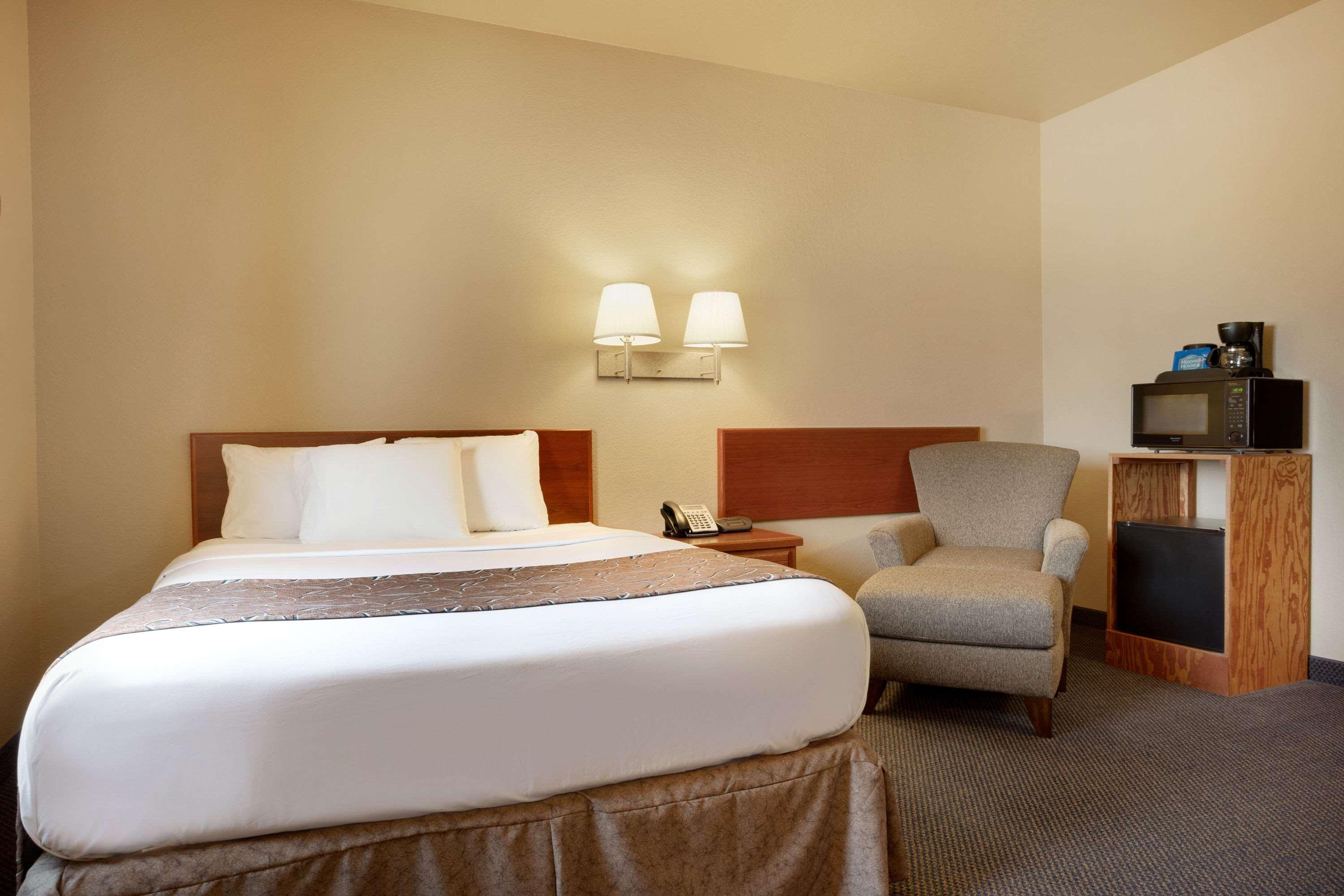 ทราเวลลอดจ์ บาย วินด์แฮม ยิลเลตต์ Hotel ภายนอก รูปภาพ