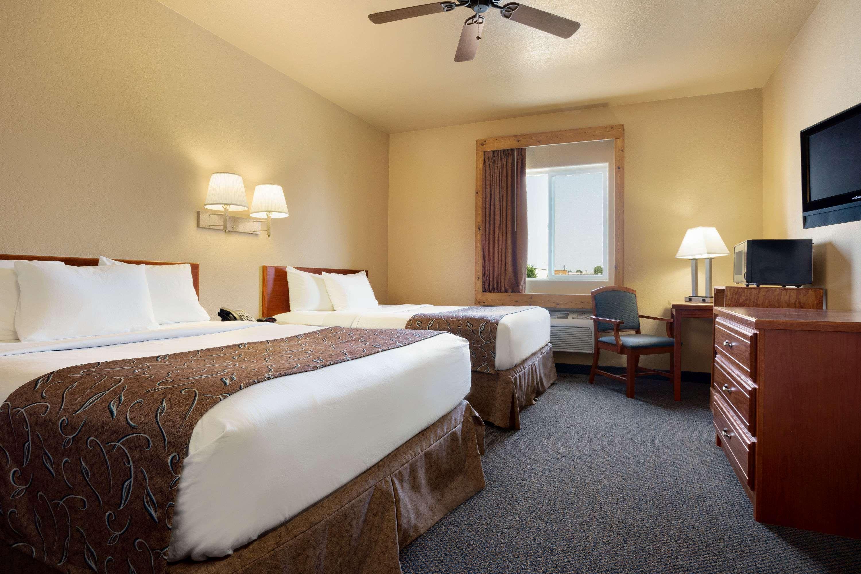 ทราเวลลอดจ์ บาย วินด์แฮม ยิลเลตต์ Hotel ภายนอก รูปภาพ
