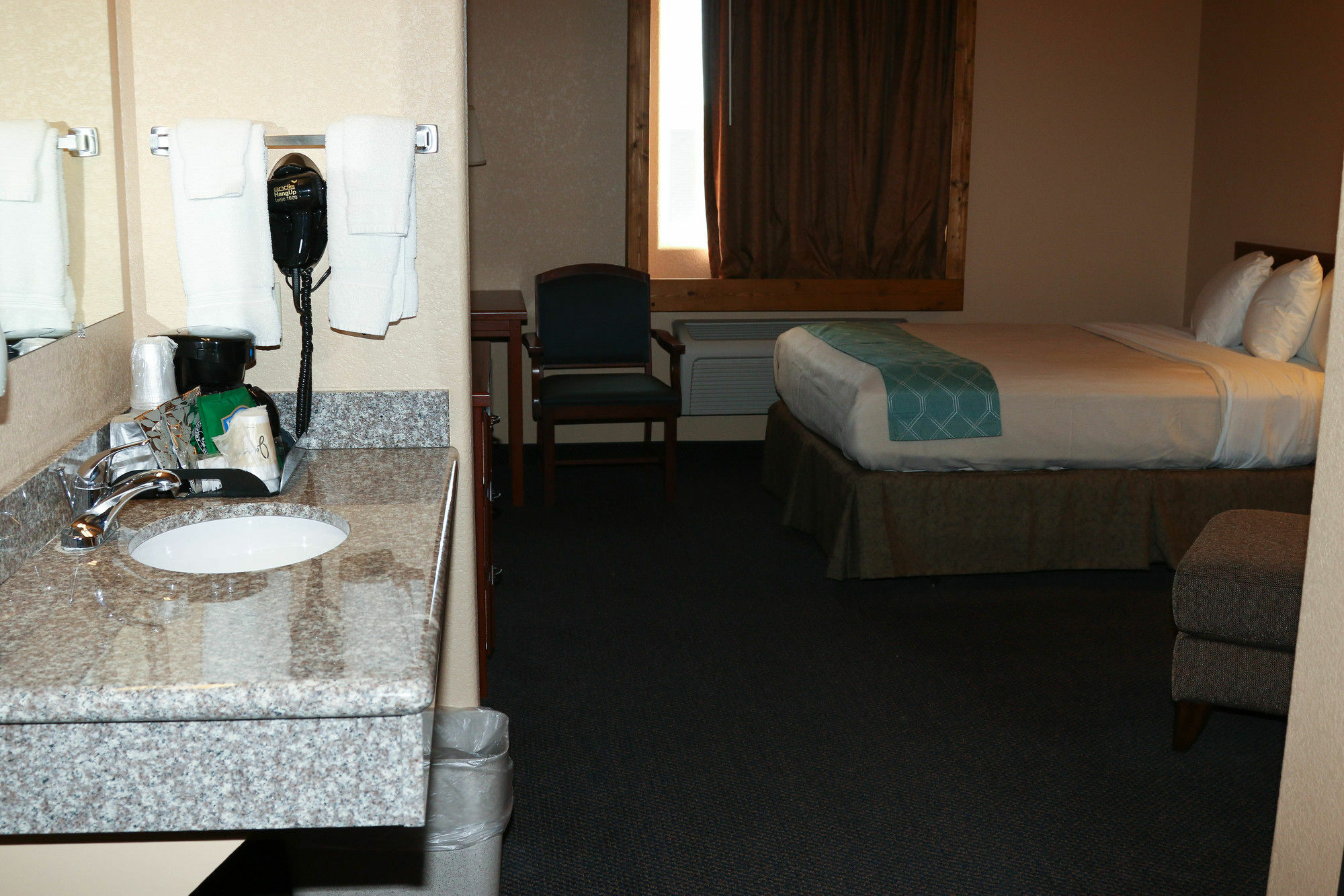 ทราเวลลอดจ์ บาย วินด์แฮม ยิลเลตต์ Hotel ภายนอก รูปภาพ