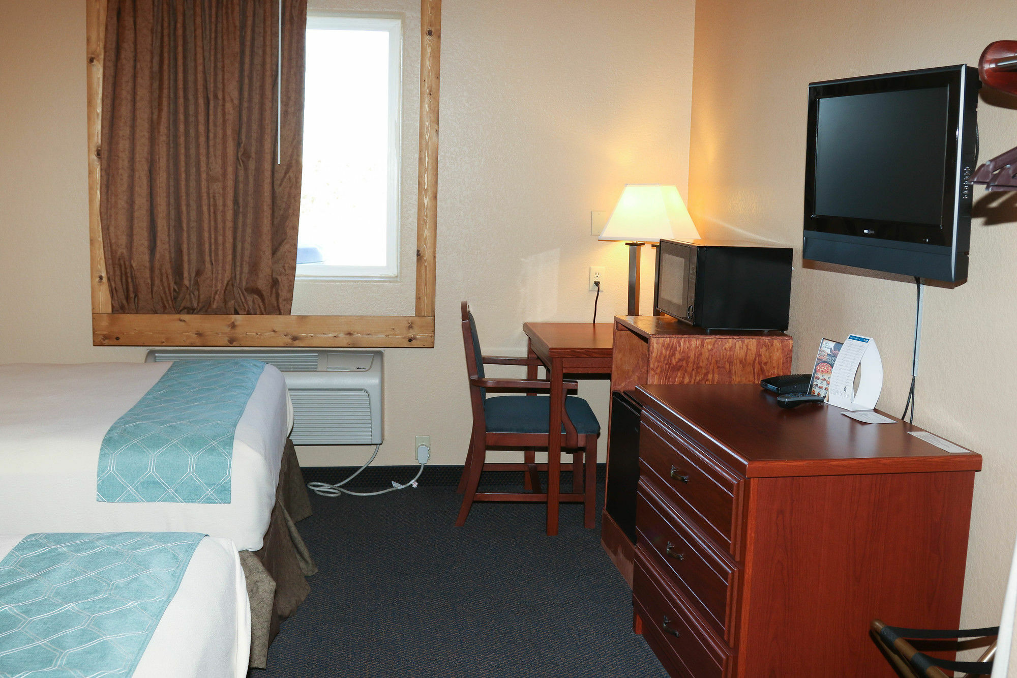 ทราเวลลอดจ์ บาย วินด์แฮม ยิลเลตต์ Hotel ภายนอก รูปภาพ