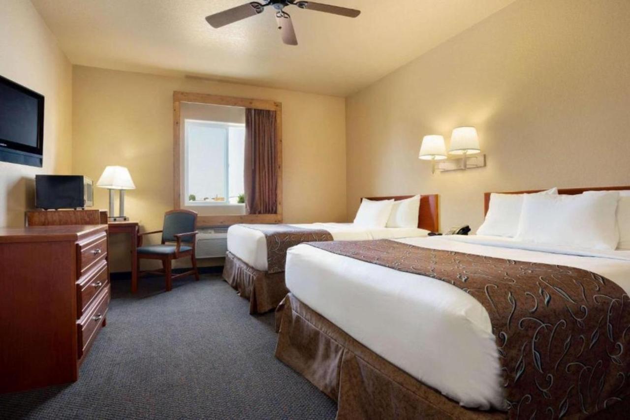 ทราเวลลอดจ์ บาย วินด์แฮม ยิลเลตต์ Hotel ภายนอก รูปภาพ